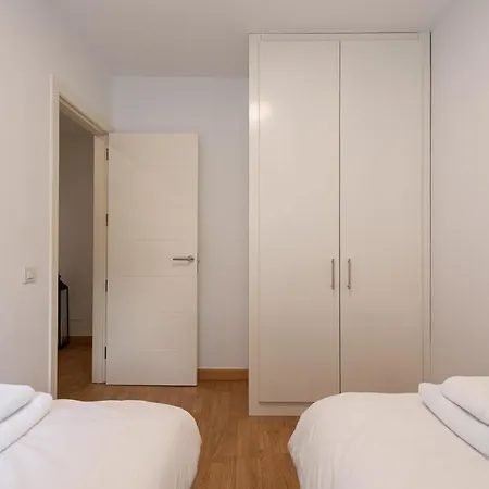 Maninindra Hideaway - W/2 Bedrooms, A/C, Free Wifi Apartment