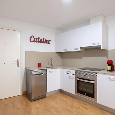 Apartment Maninindra Hideaway - W/2 Bedrooms, A/C, Free Wifi